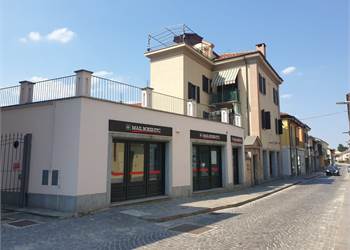 Locale commerciale indipendente